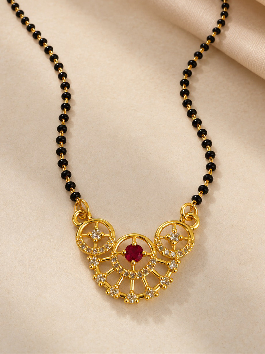 Red scalloped floral gold-plated mangalsutra