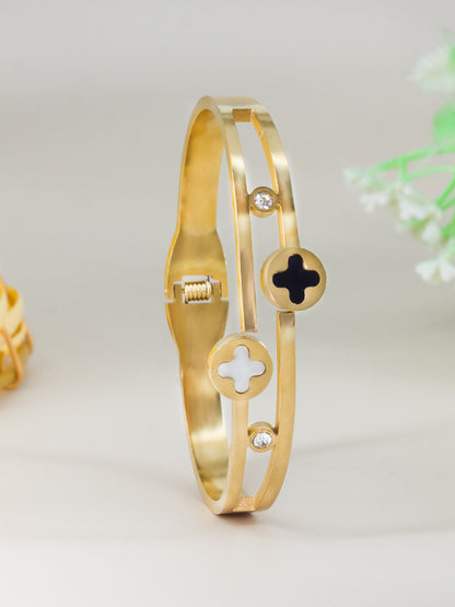 Anti Tarnish Four Leaf Clover Openable Bracelet