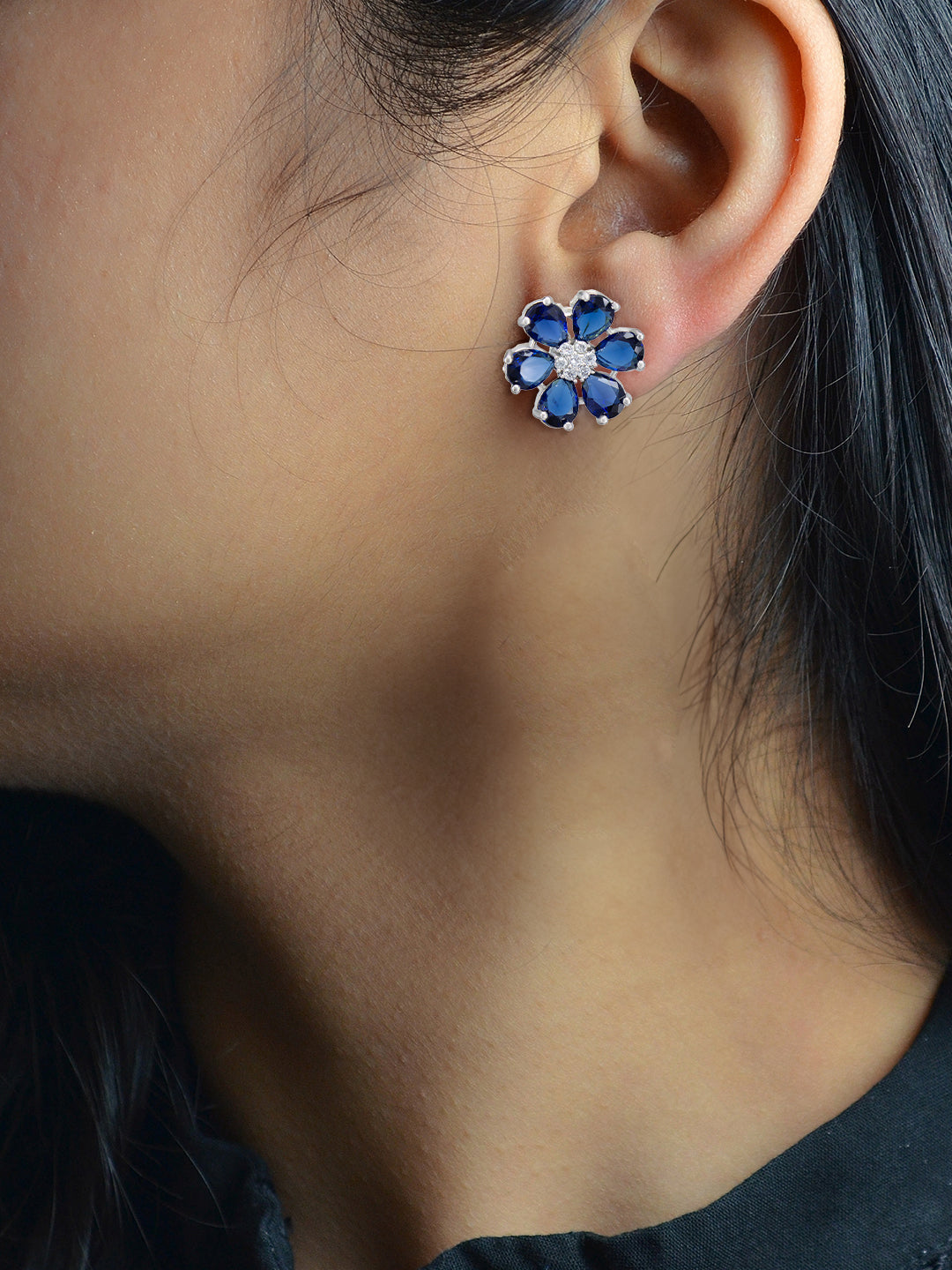 Blue AD Trendy Floral Pendant Set