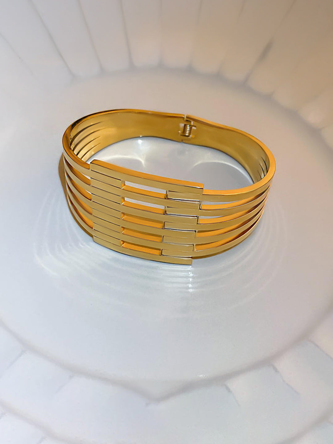 Anti Tarnish Machine Age Openable Bracelet