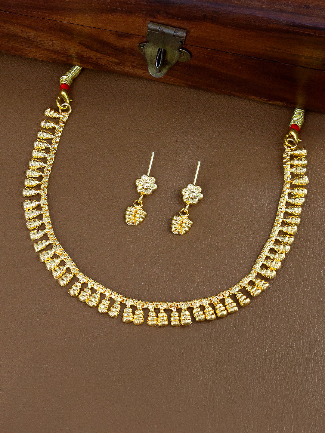 Minimal Gold-Plated Jewellery Set For Women And Girls