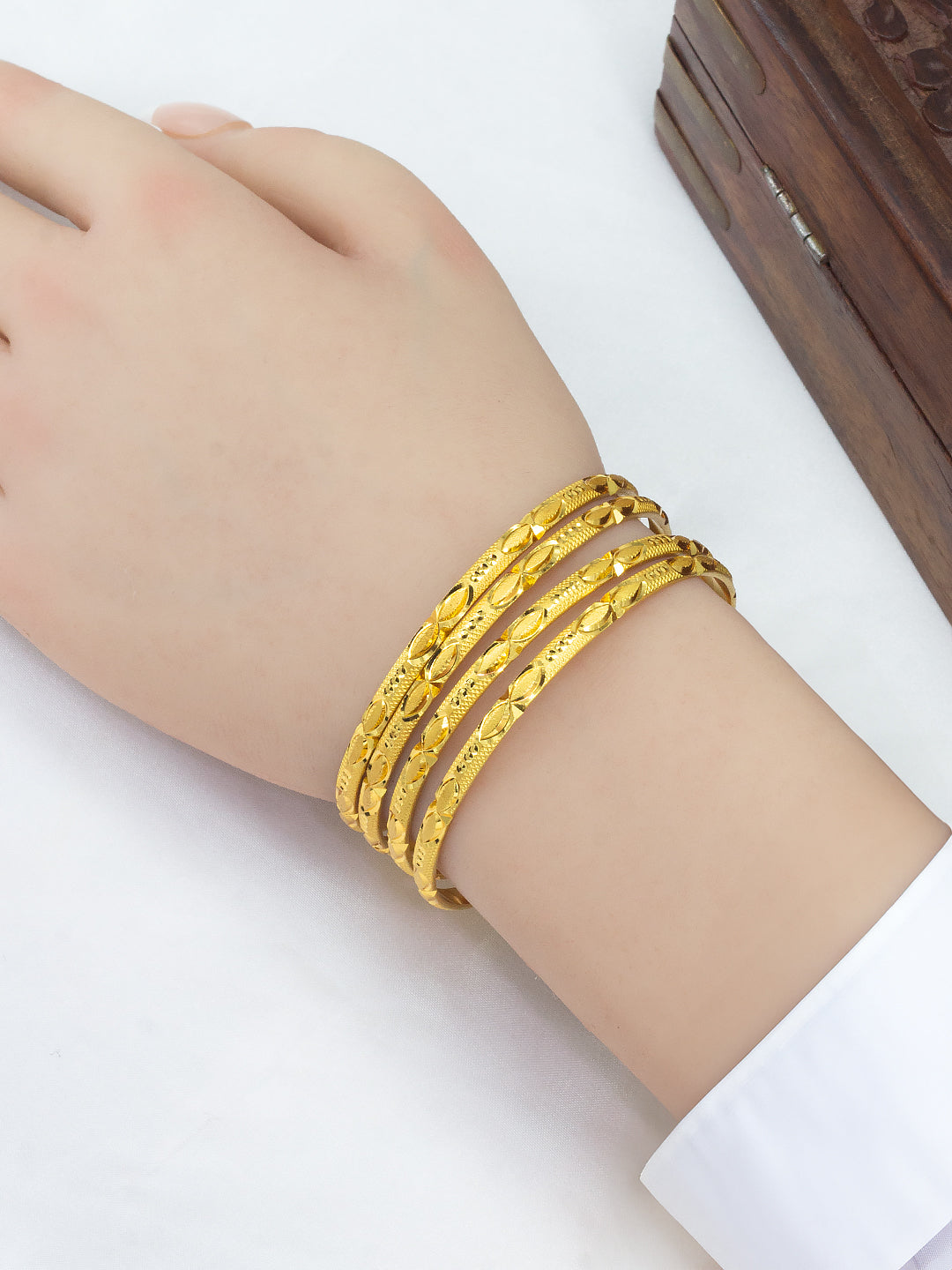 Set of 4 Brass Minimal Bangles