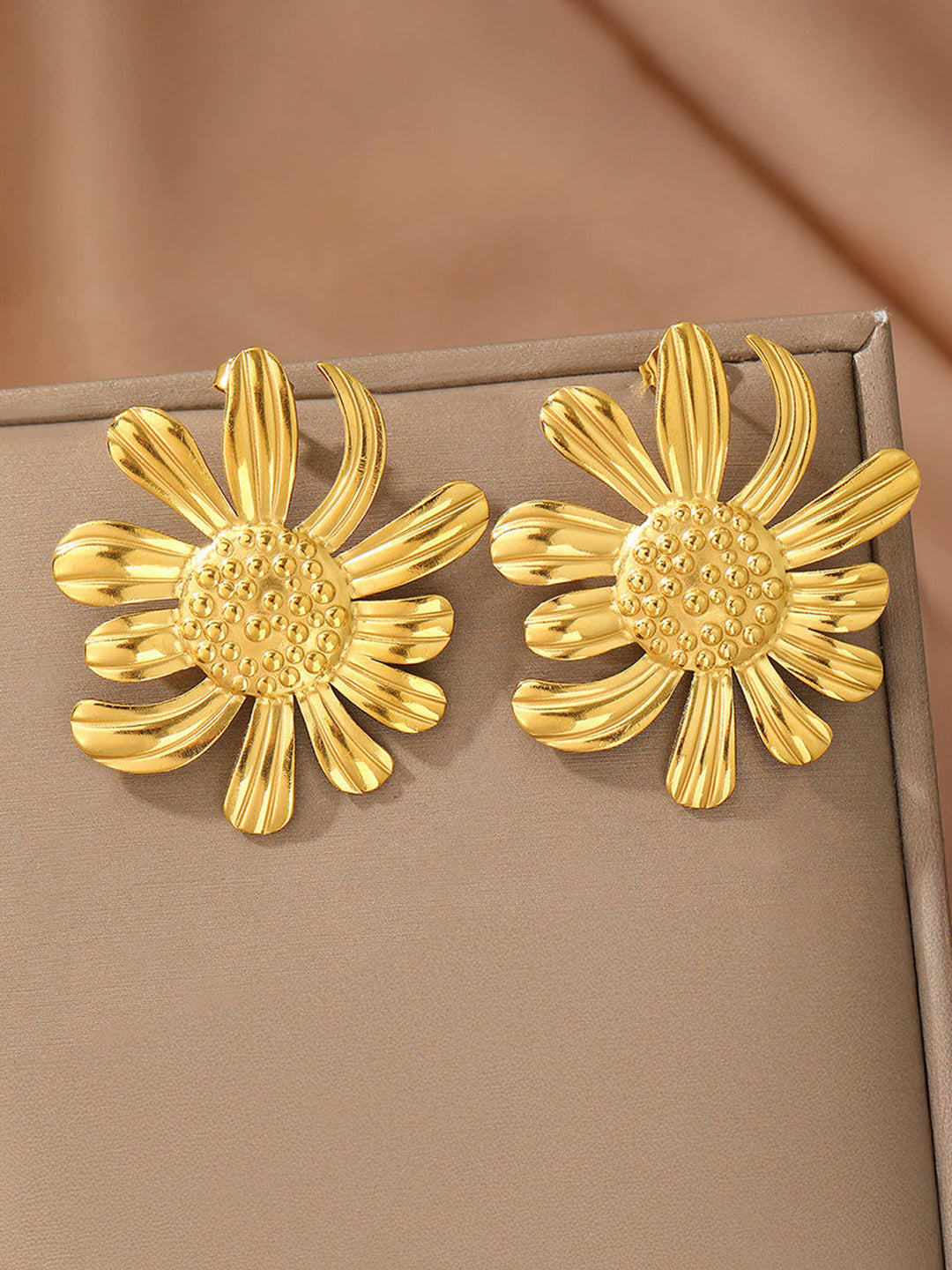 Stainless Steel Anti Tarnish Floral Stud Earrings