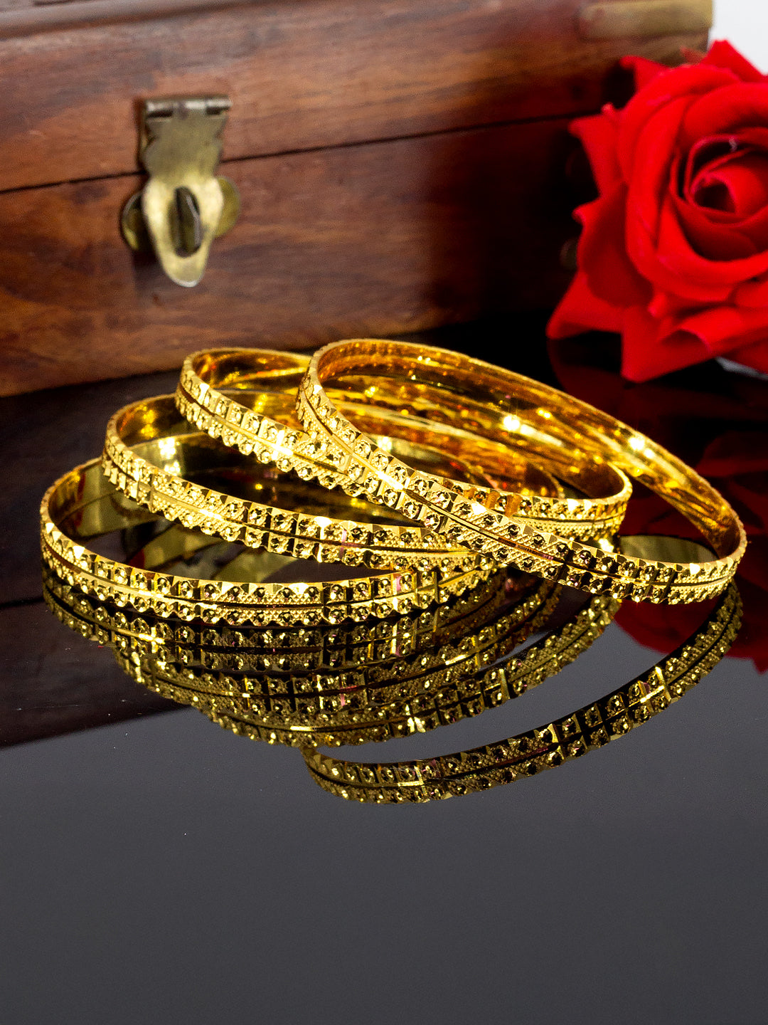 Set of 4 Gold Plated Minimal Bangles