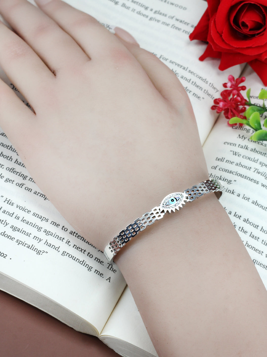 Stainless Steel Anti Tarnish Evil Eye Openable Bracelet